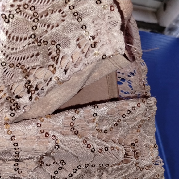 Roz&Ali Occasion Dress, size 2, Nude in color with rose gold sequins - Picture 4 of 4